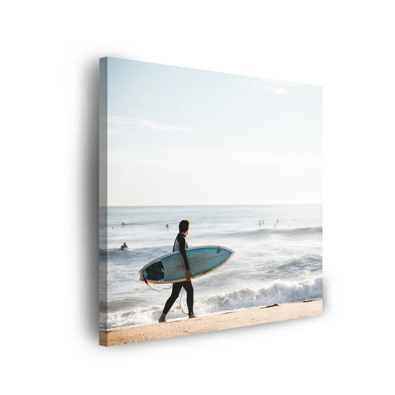 Tablou pe pânză Surfing pe plajă de vară cu apă de mare 90x90 Reducere extra